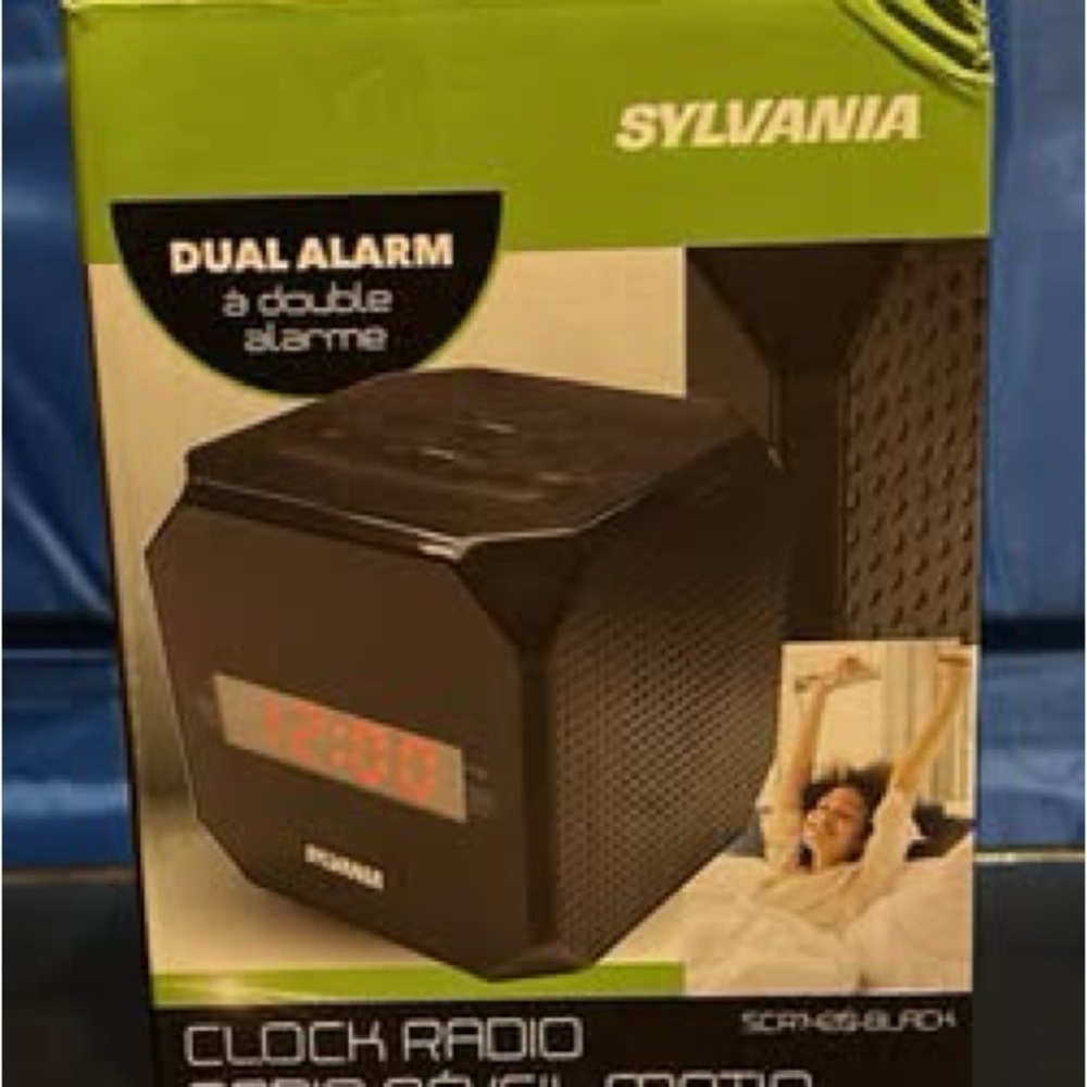 Sylvania Cube clock radio Black